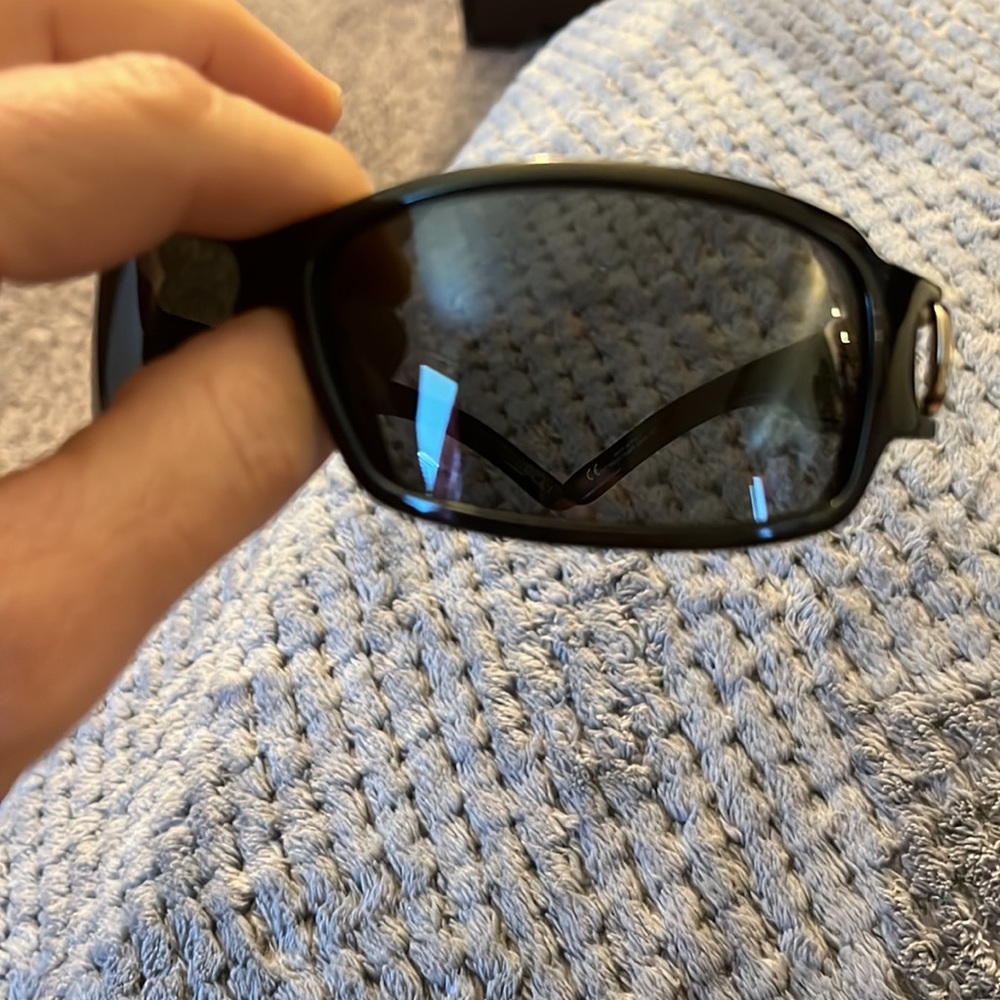 Glasses - Picture 4 of 9